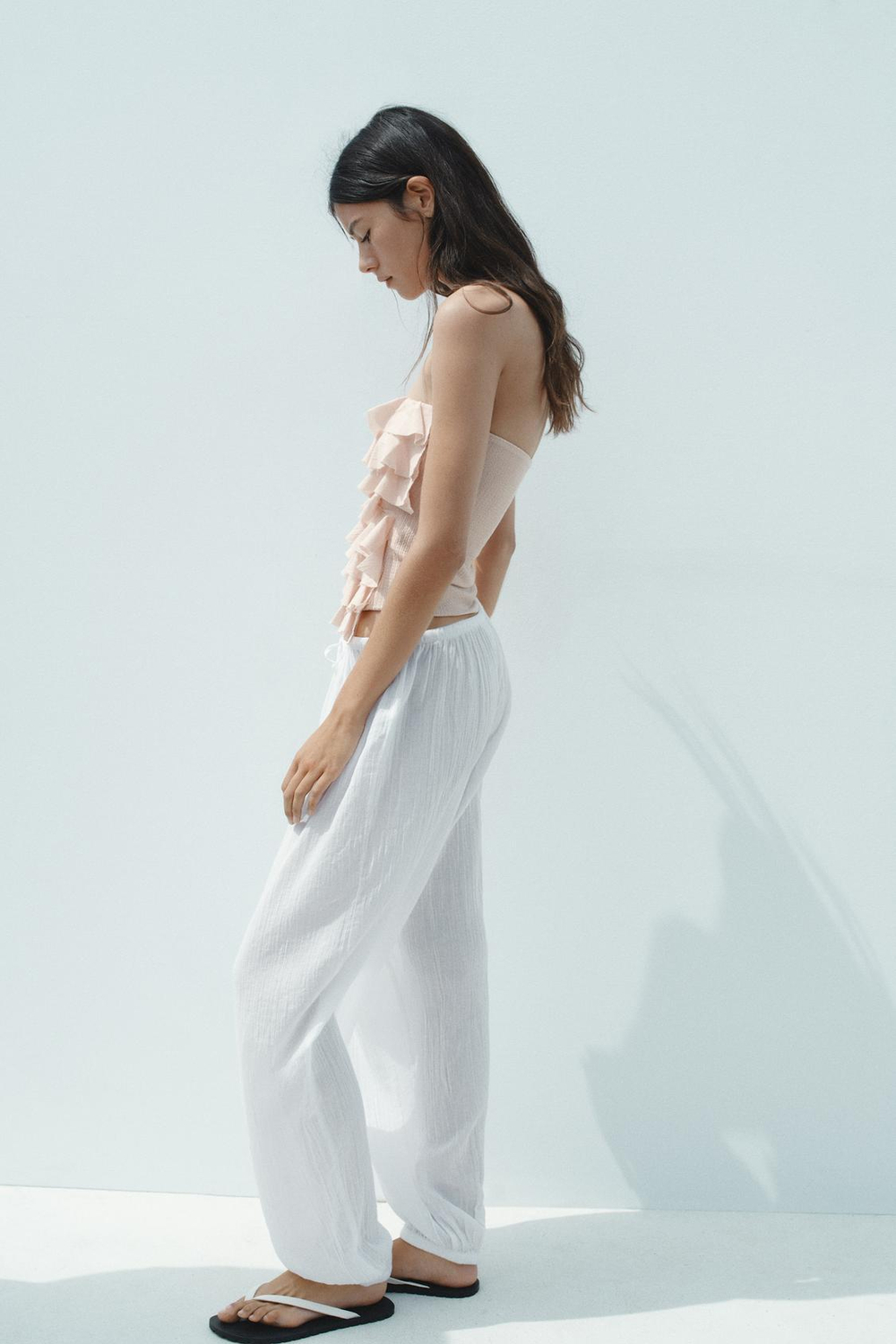 ZARA ТОП БЕЗ БРЕТЕЛЕЙ С ВОЛАНАМИ, ТЕЛЕСНО-РОЗОВЫЙ