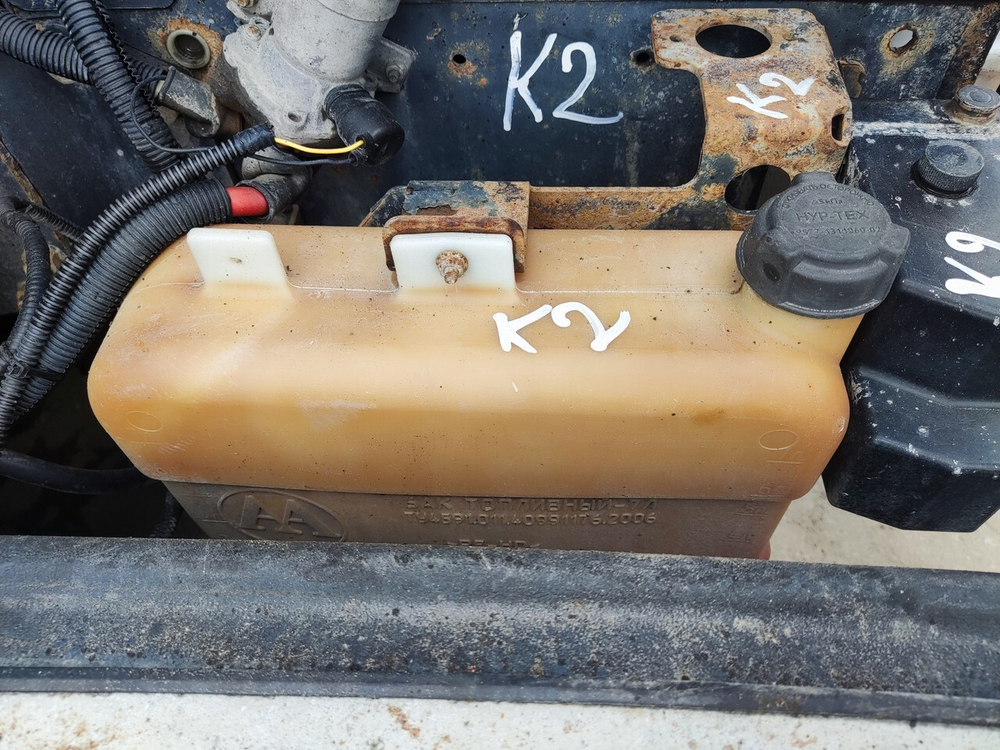 Бачок отопителя 7L