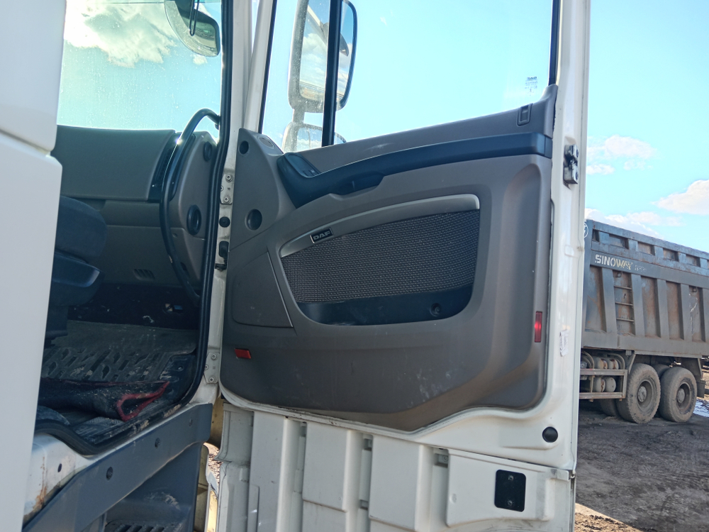DAF XF 4x2 Седельный тягач FT XF 105 410 (Дизельный, 12,9 л, 408 л.с., АТ)