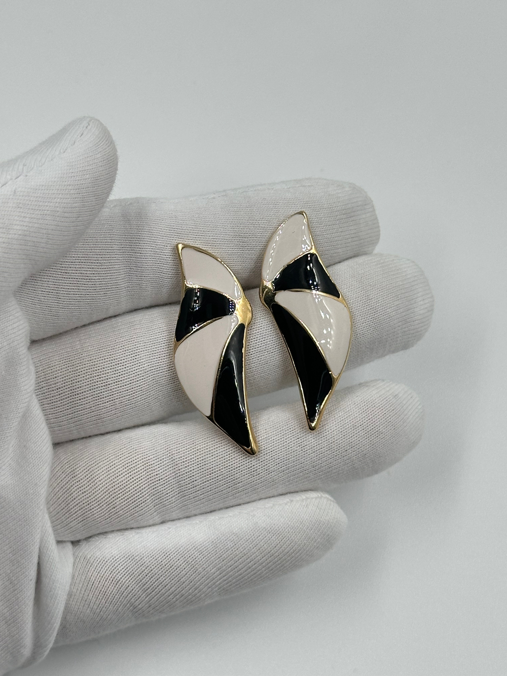 Серьги с чёрно-белой эмалью