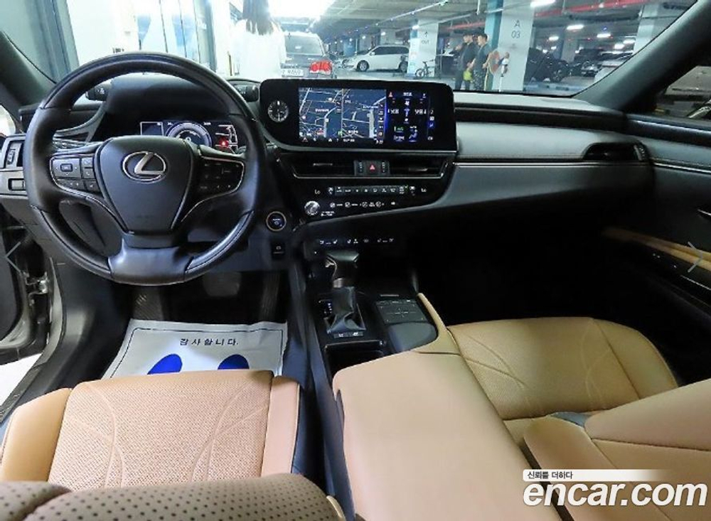 Lexus ES300h 7 Generation Luxury Plus (01.2022)