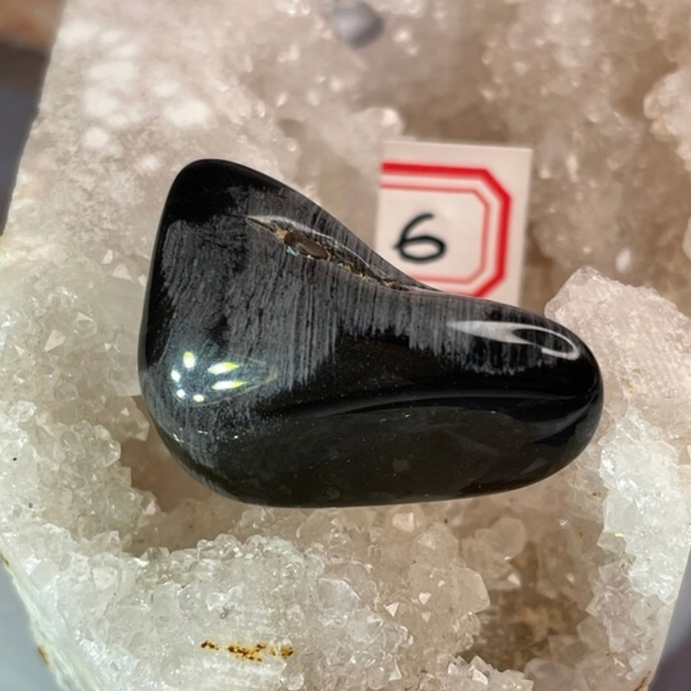 31553 Яшма серебристая галтовка 26-30мм--24