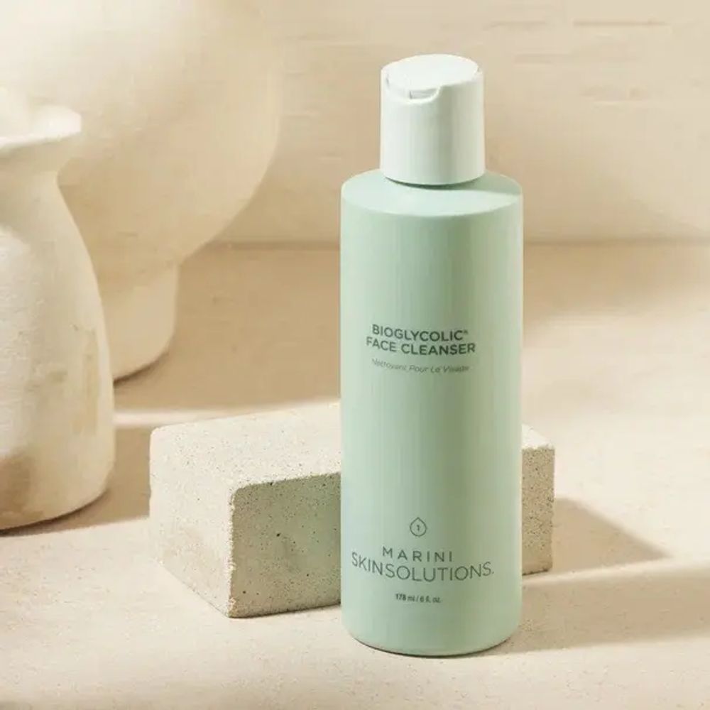 Jan Marini BIOGLYCOLIC® FACE CLEANSER Очищающая эмульсия на основе гликолевой кислоты для выравнивания тона и рельефа кожи. Объем: 178 мл