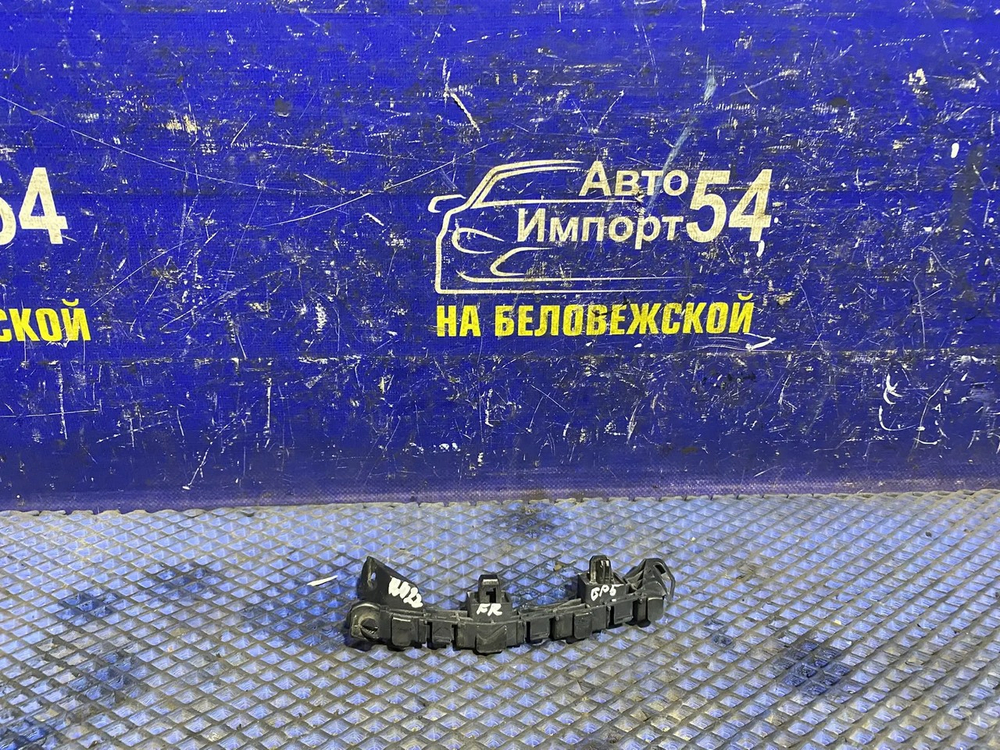Крепление бампера переднее правое Honda FIT 2013-2017