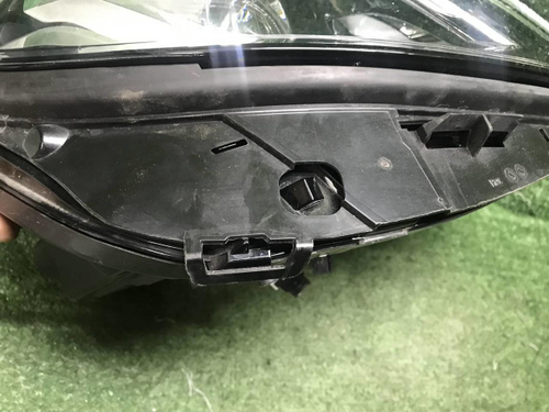 Битая Фара правая Mercedes E W213 (2016-2021) LED