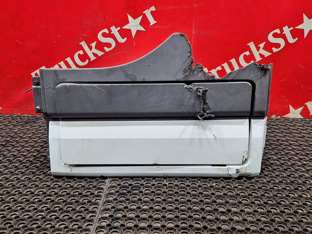 Ящик инструментальный правый