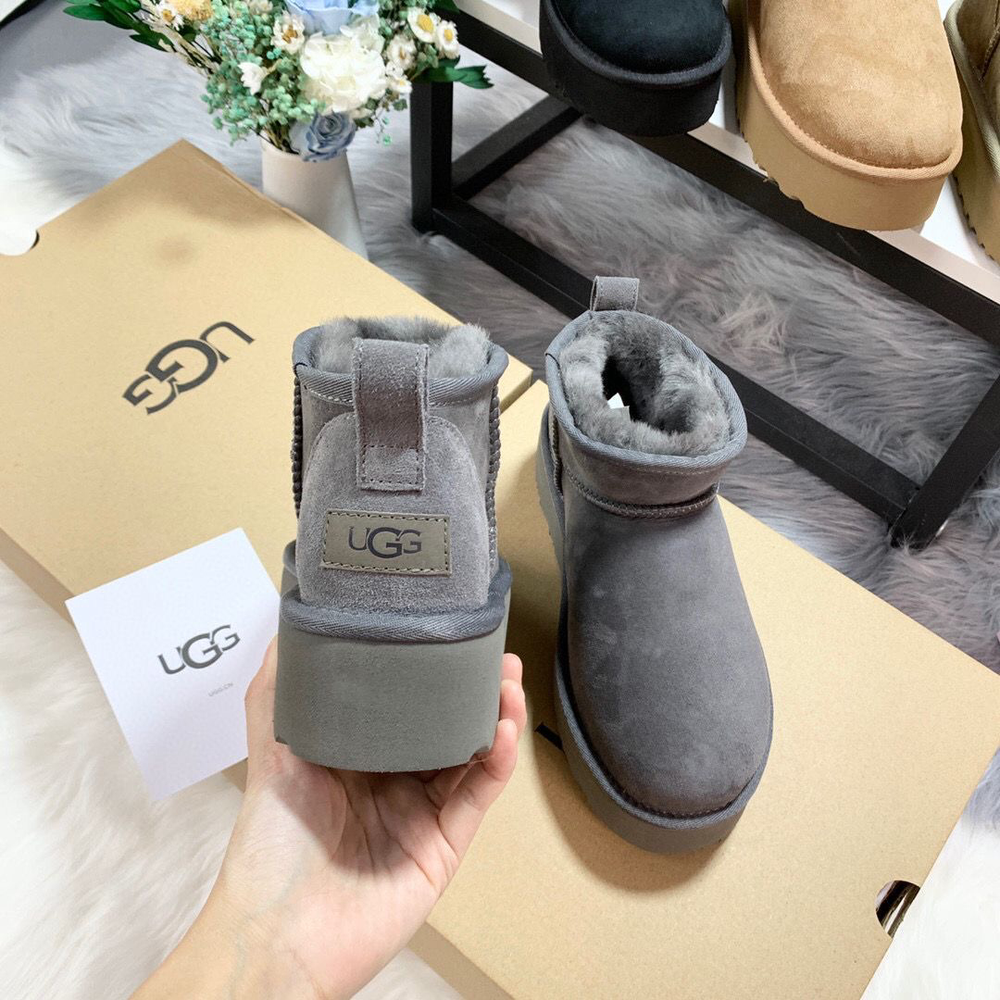 UGG