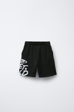 ZARA ШОРТЫ-БЕРМУДЫ С ПРИНТОМ В СТИЛЕ ГРАФФИТИ, ЧЕРНЫЙ