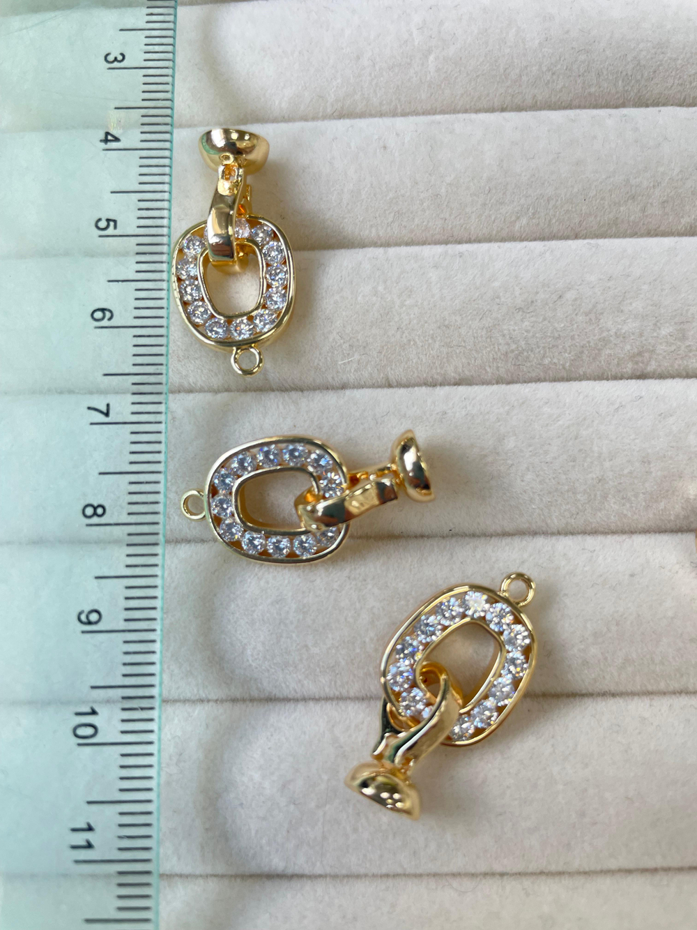 27310-з Замок-застёжка 26*13мм с фианитами, позолота