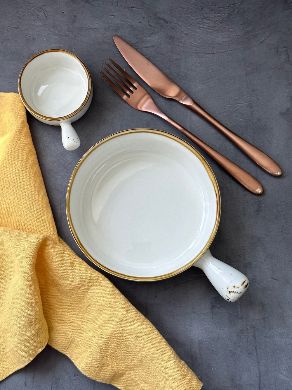 Блюдо с ручкой для подачи 10*7,5см, h=3,5 см, фарфор, серия "Элеганс" "The Sun"