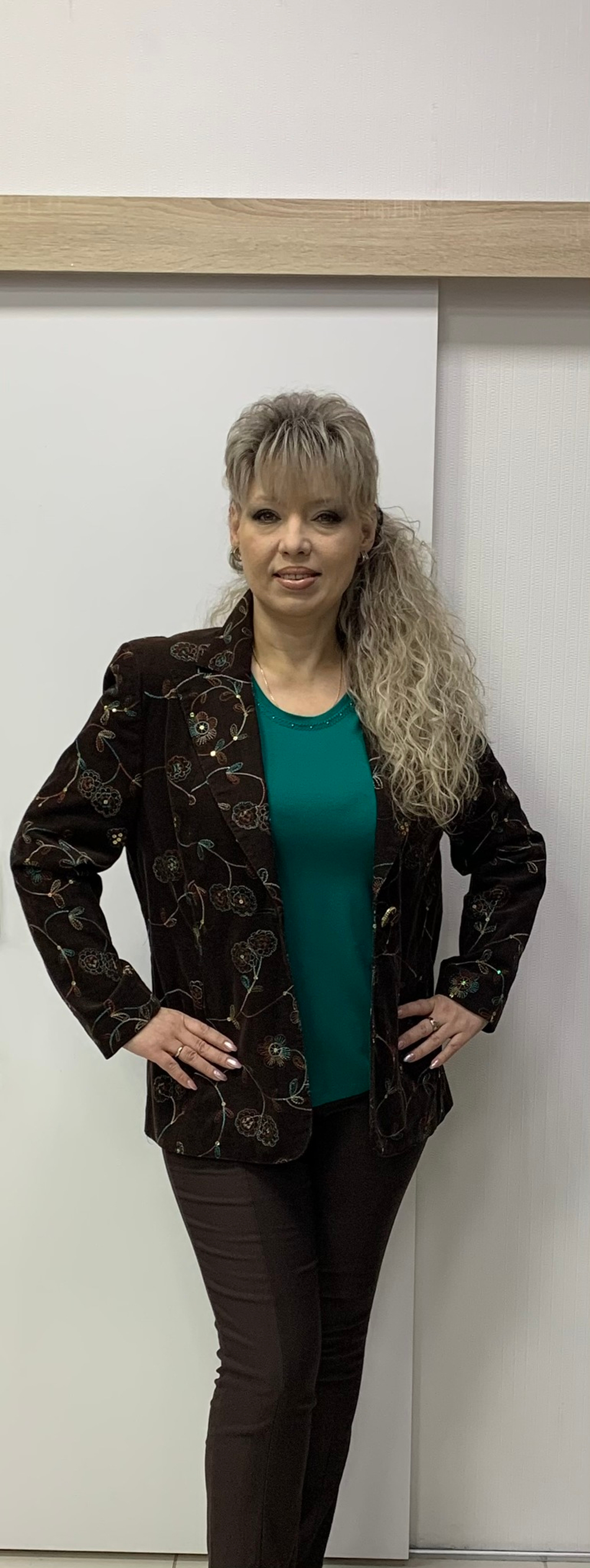 Узкие стрейчивые брюки на флисе большие размеры