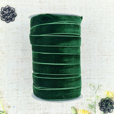 Лента бархатная, ш. 2,5 см, т. изумруд