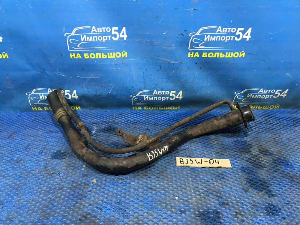 Горловина топливного бака MAZDA FAMILIA 1999