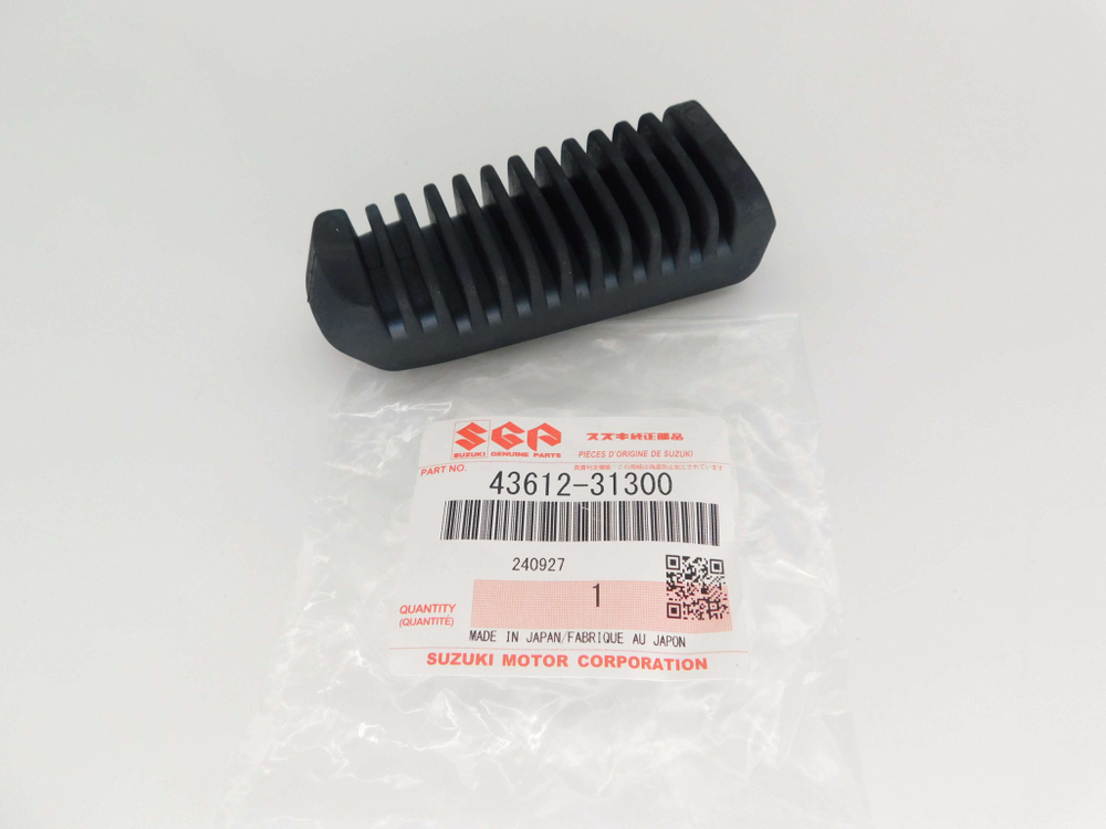 накладка на подножку пассажира Suzuki DL1000 V-Strom 43612-31300-000