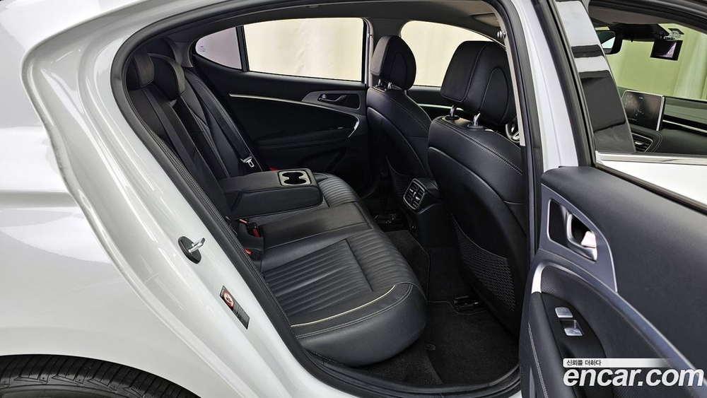 Genesis G70 2.0T AWD (12.2019)
