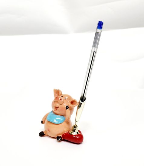 Сувенир держатель д/ручек "Поросёнок-лялька",полистоун лак 8х8,8х5,6 см