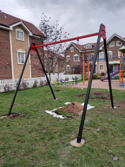 Монтаж уличных качелей Sv Sport