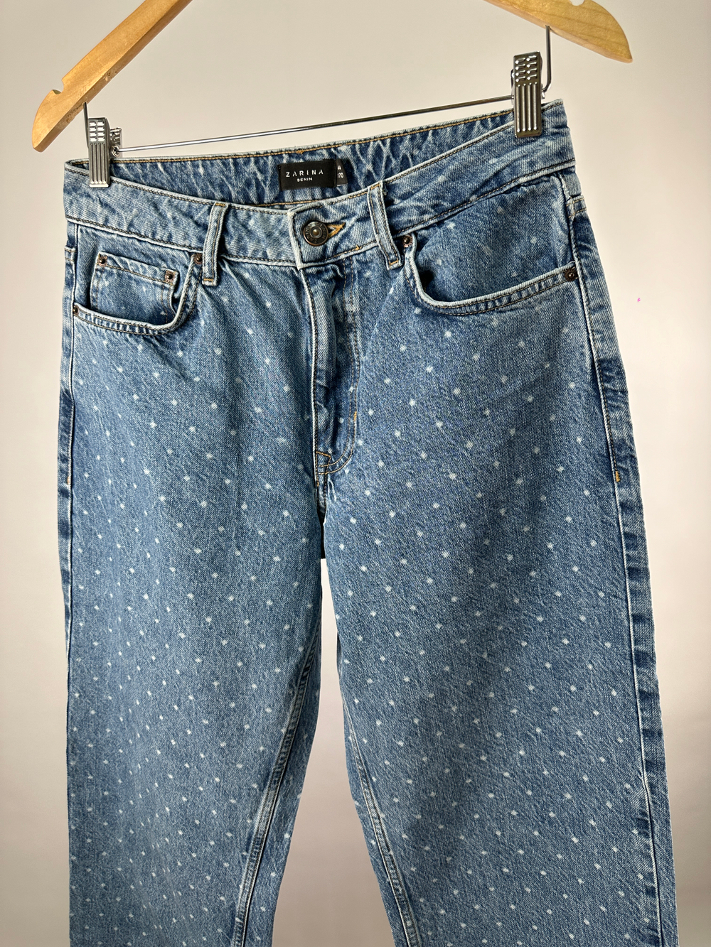 Джинсы Zarina