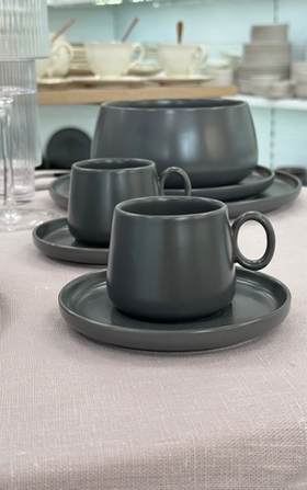 Набор из двух чашек с блюдцами темно-серого цвета из коллекции Essential, 120 мл