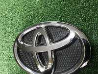 Эмблема передняя Toyota Land Cruiser 200 (15-21)