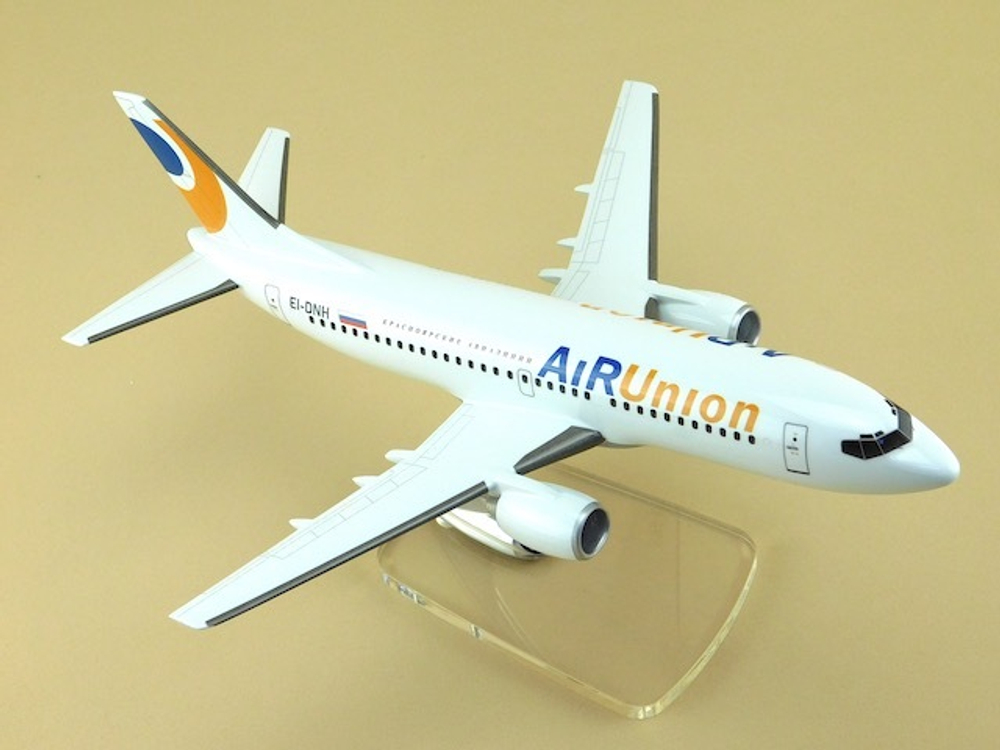 Модель самолета Boeing 737-300 (М1:100 AirUnion)