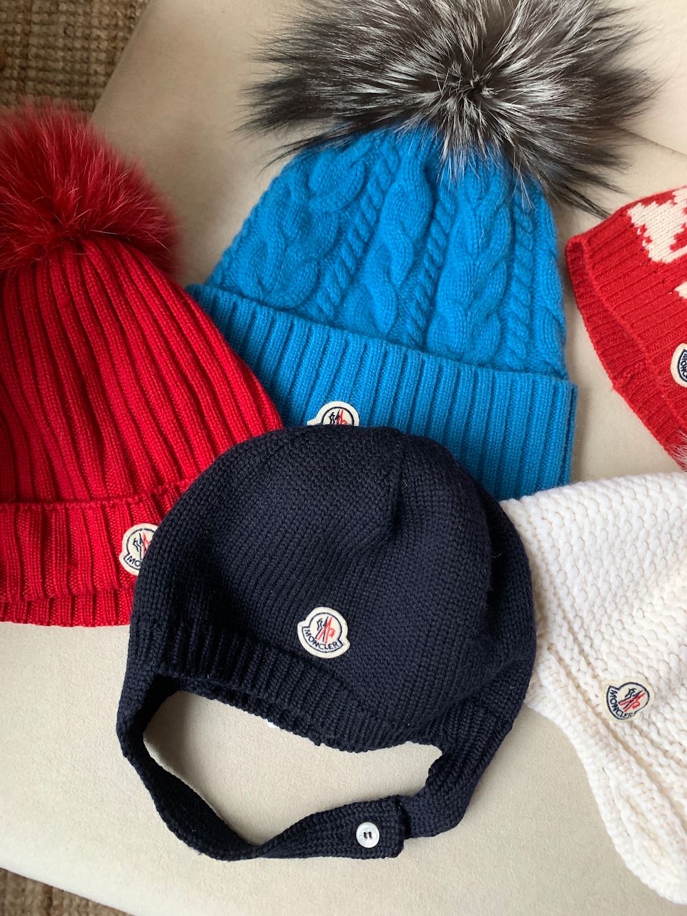 Шапка Moncler, 104