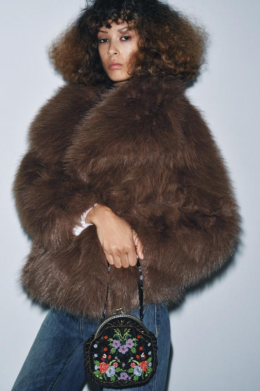 ZARA БАРХАТНАЯ СУМКА С БУСИНАМИ, ЧЕРНЫЙ