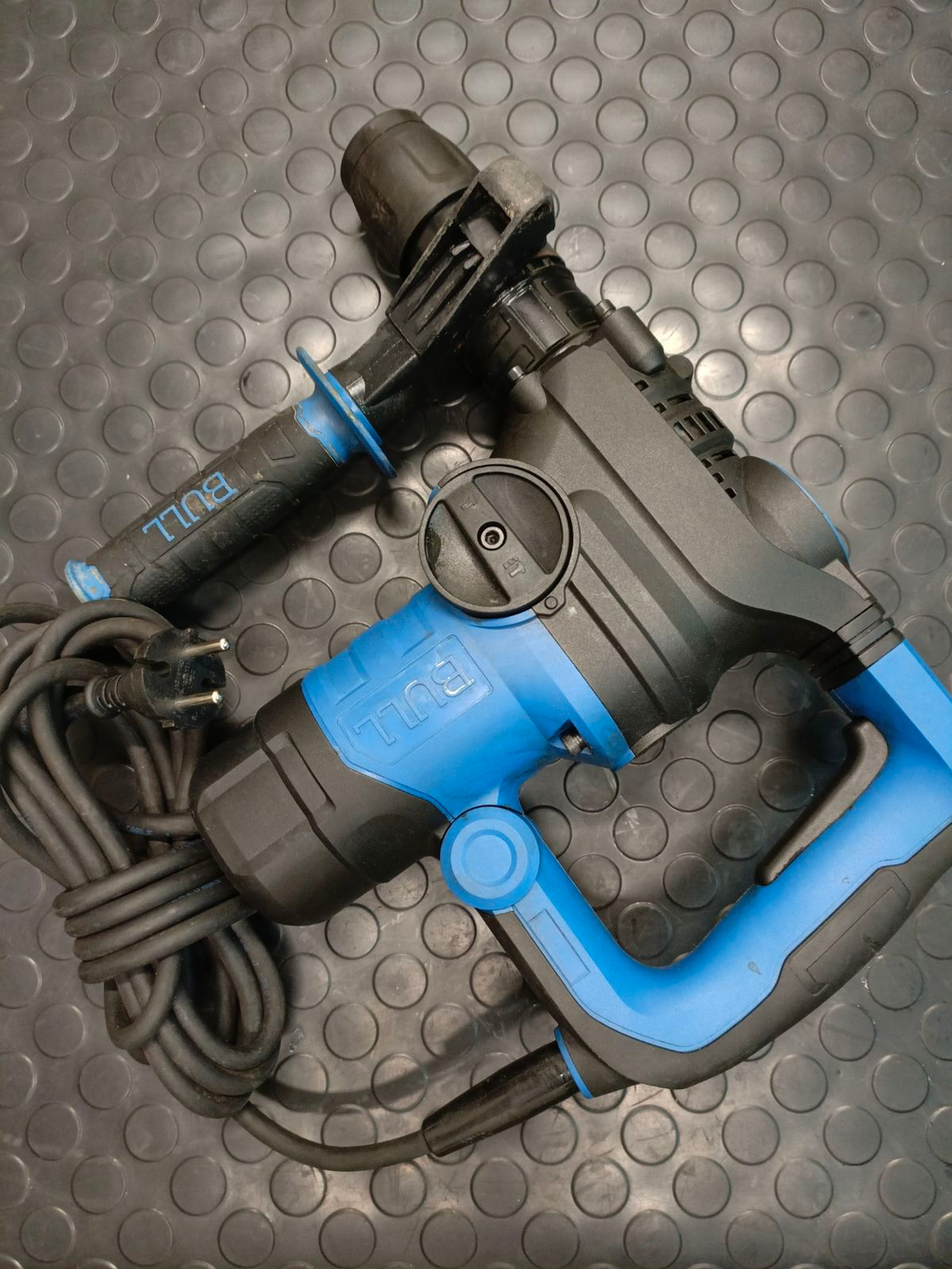 Перфоратор BULL BH 3202 (б/у, обслужен, гарантия 1 месяц со дня продажи)