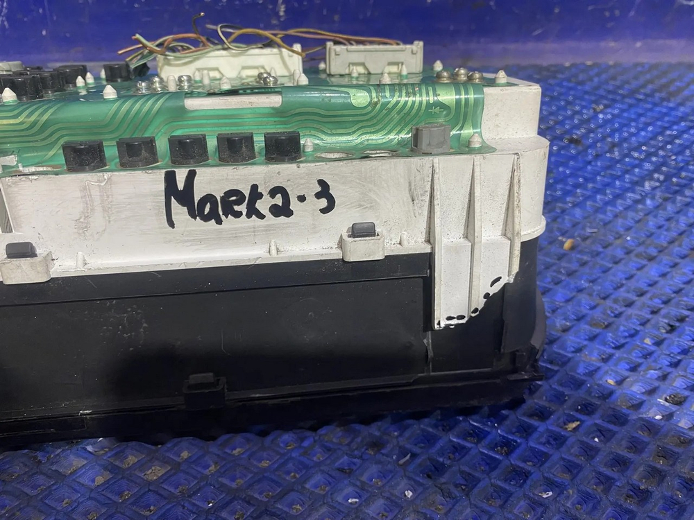 Щиток приборов TOYOTA MARK 2 1999