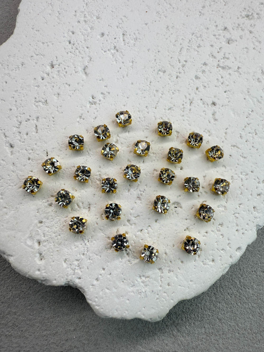 Шатоны 4 мм, Белый кристалл в золоте, 25 шт