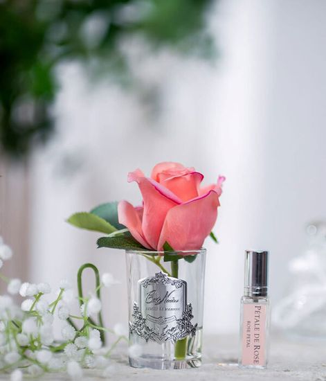 Ароматизированная коралловая роза в прозрачной вазе, Cote Noire