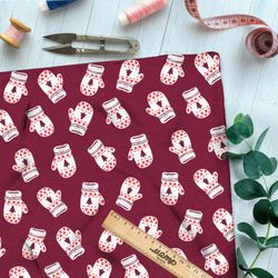 Ткань габардин белые варежки на бордовом фоне