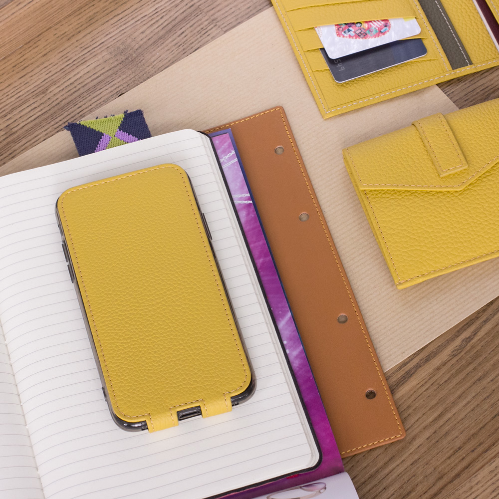 Чехол для iPhone X/XS из натуральной кожи теленка, желтого цвета