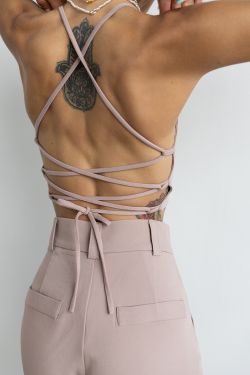 Топ с завязками сзади цвета розовое латте