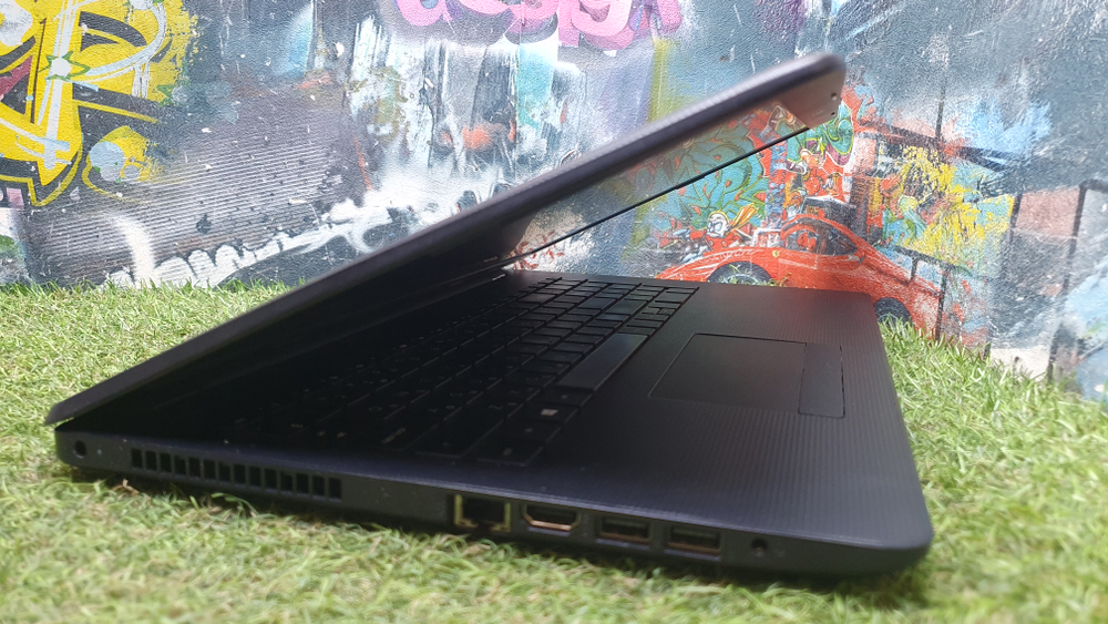 Ноутбук HP A6/4Gb/FHD/15-rb096ur Black (8UN29EA)/Windows 10