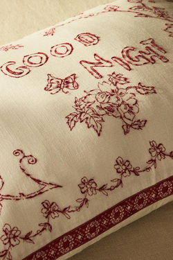 ZARA HOME ЧЕХОЛ ДЛЯ ДЕКОРАТИВНОЙ ПОДУШКИ С КОНТРАСТНОЙ ВЫШИТОЙ НАДПИСЬЮ, КРАСНЫЙ