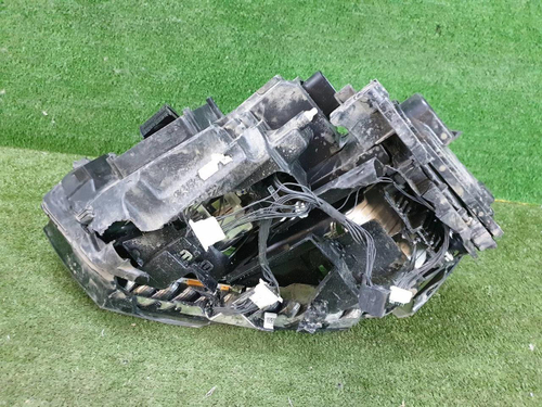 Битая Фара правая VW Passat B8 (2014-2020) LED