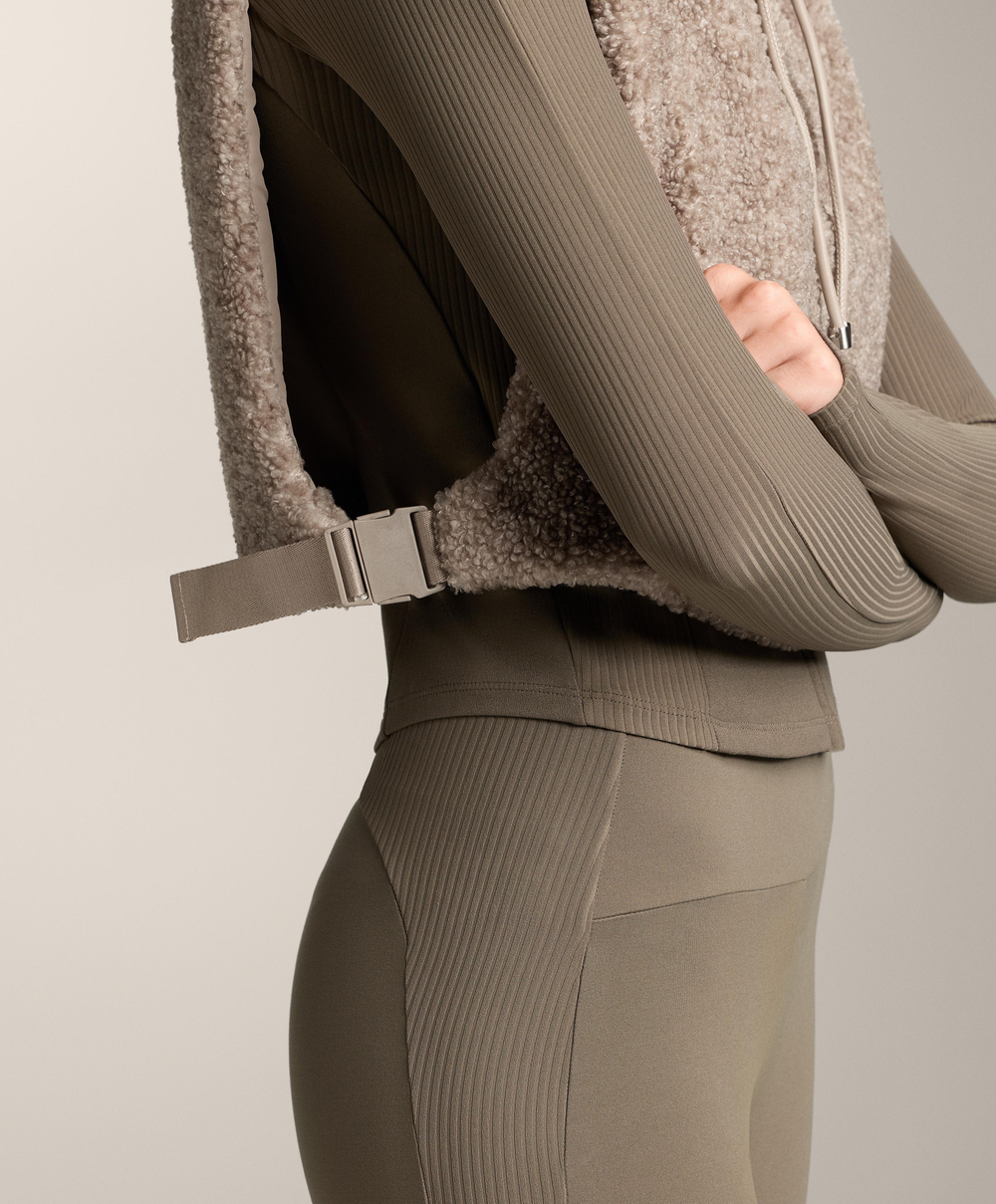 Oysho Жилет с капюшоном, бежевый меланж