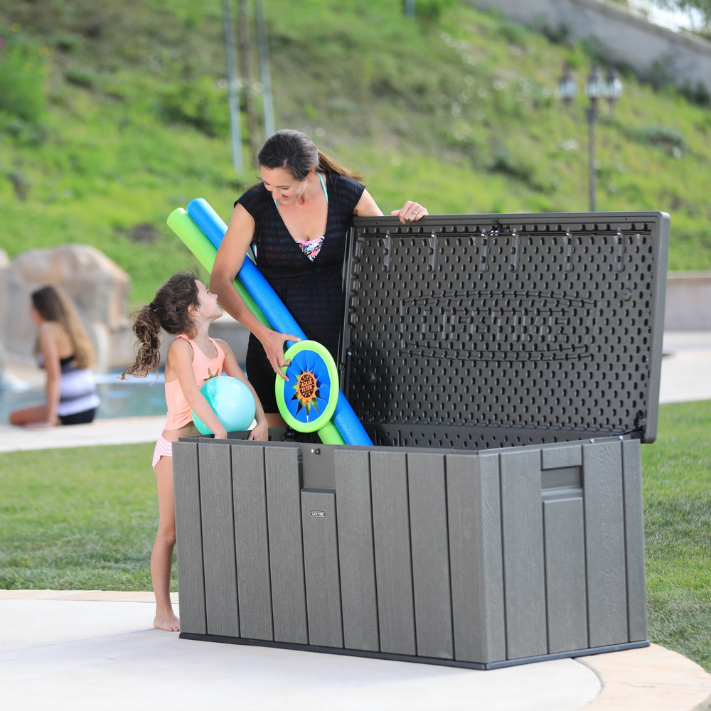 Сундук пластиковый Wood Look, 570л (LifeTime)