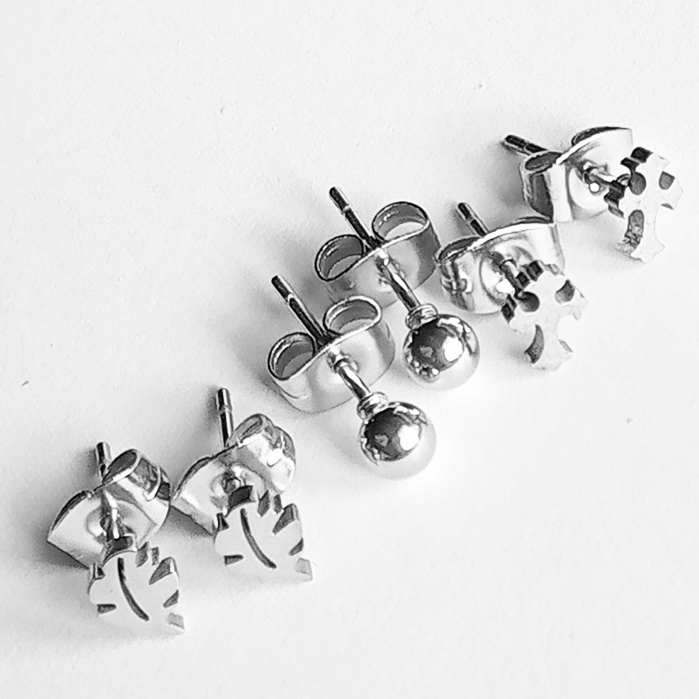 Серьги гвоздики (набор 3 пары) "Листик, шарик, крестик" для украшения пирсинга ушей серебристые. STAINLESS STEEL. Цена за набор.