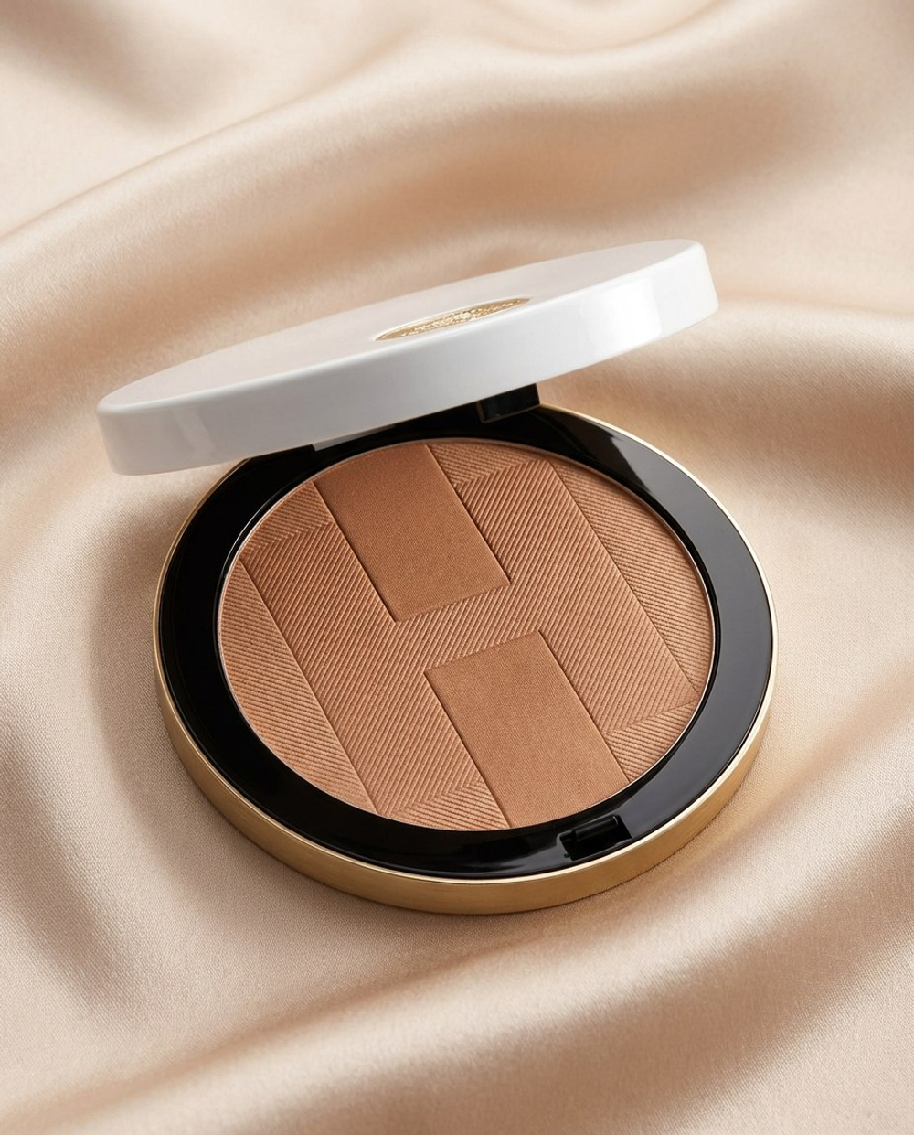 Минеральная пудра для здорового сияния кожи H Trio healthy glow mineral powder, 01 Tottori (18гр)