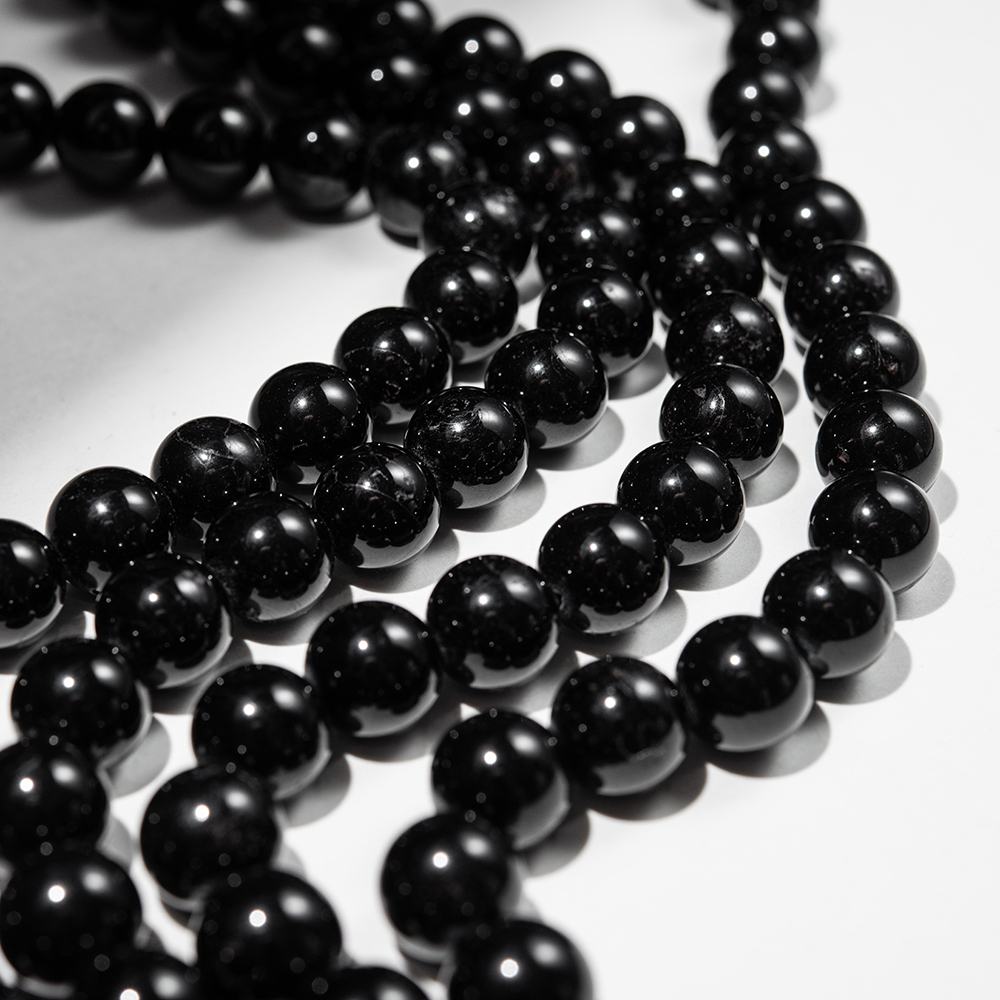 Шерл (черный турмалин) натуральный, бусины в форме шара, 12,1мм