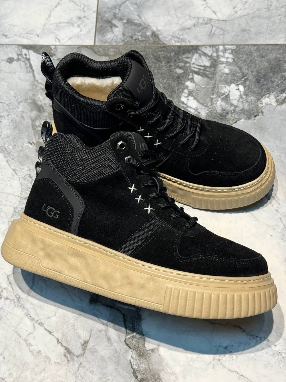 UGG