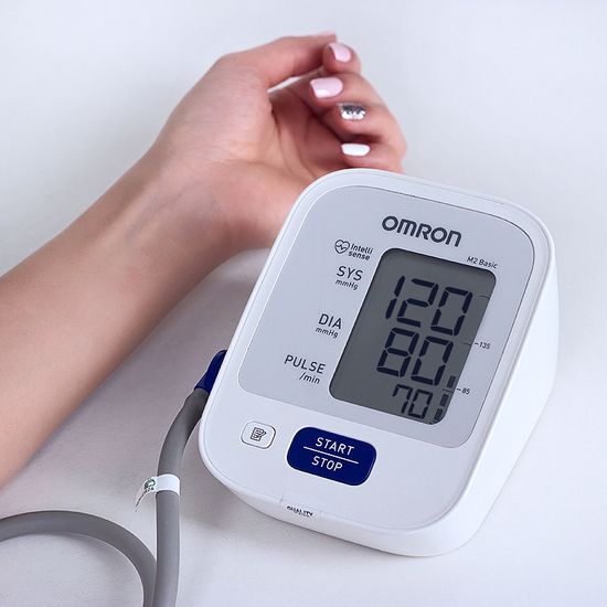 Тонометр Omron автоматический на плечо M2 Basic, веерообразная манжета 22-32 см, адаптер, HEM-7121-ARU