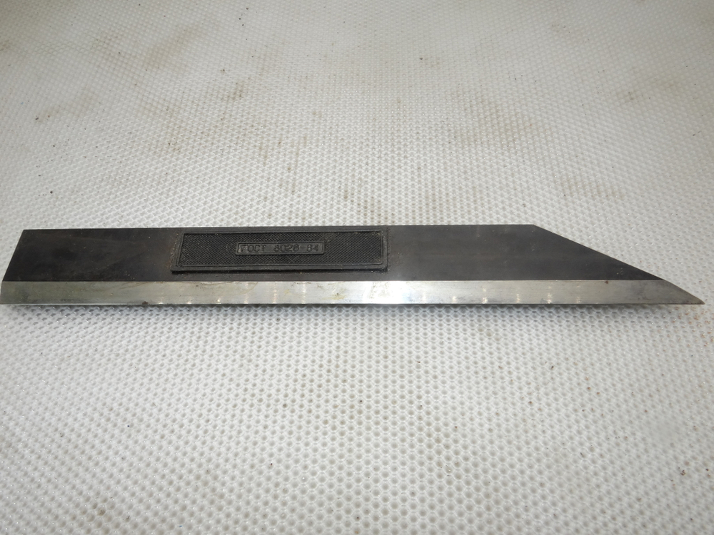 Линейка лекальная ЛД-320 кл. 0 ЧИЗ ГОСТ 8026-64 УЦЕНКА