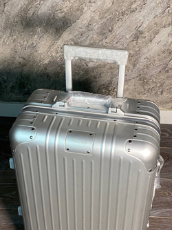 Чемодан Rimowa