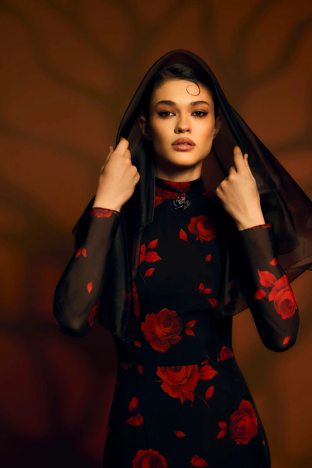 Рула макси (Rula maxi), платье макси из черного шифона с цветочным принтом