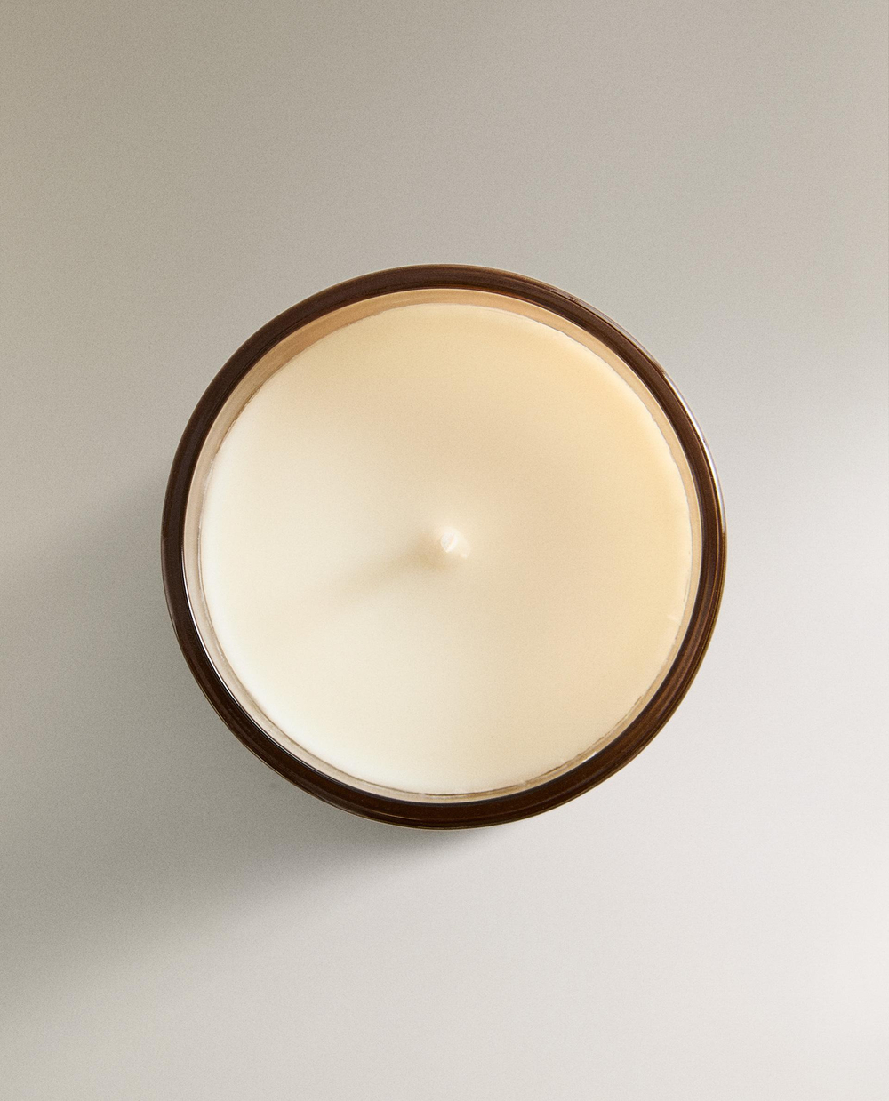 Zara Home Свеча ароматическая Palo Santo 350 г, растительный воск, аромат восточный древесный, Коричневый