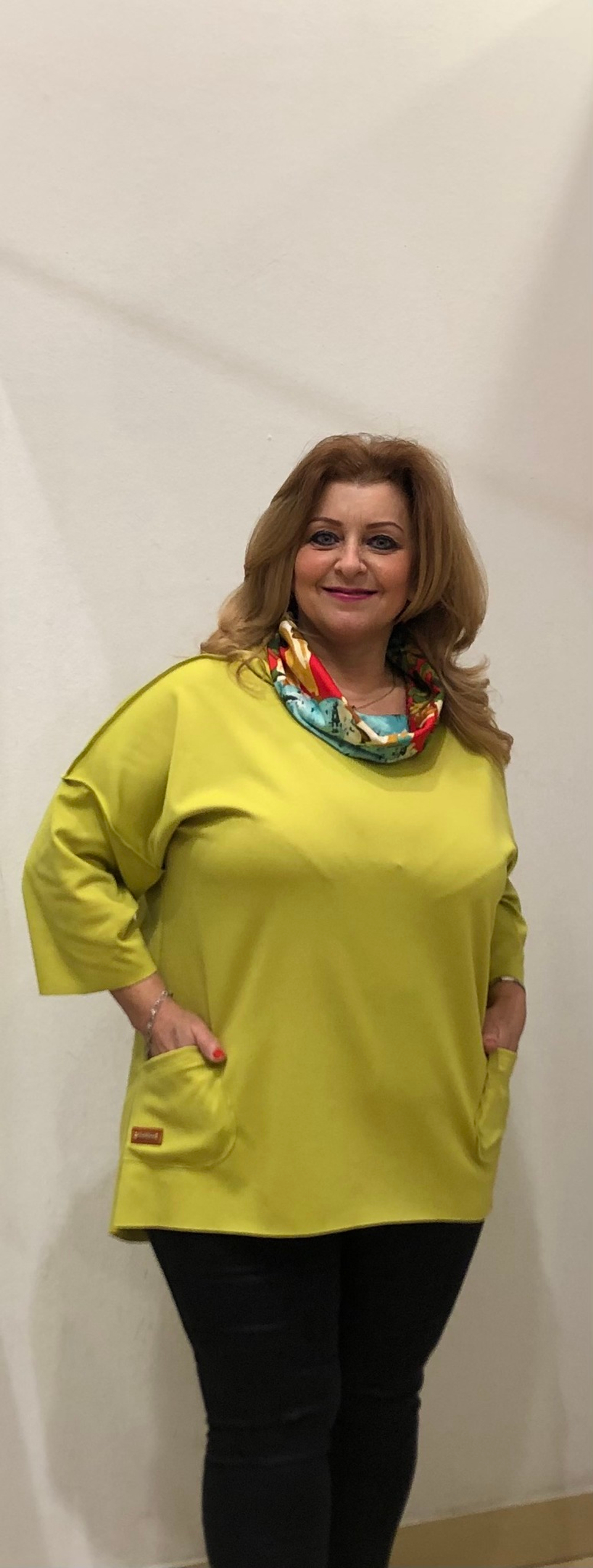 Интересная туника с цветным хомутом