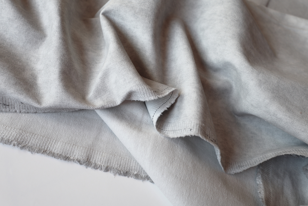 СВЕТЛО-СЕРЫЙ - Хлопок твил ВАРЕНКА с ВЕЛЮР-ЭФФЕКТОМ (1362 Евгения)